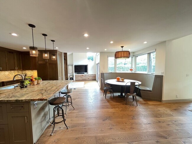 Foto del edificio - Stunning Single Level Home in Ferrini Ranch with Views of Bishop Peak