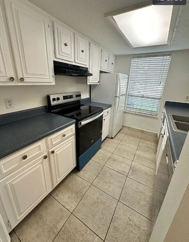 Foto del edificio - Beautifully Renovated 2-Bedroom, 1.5-Bathr...