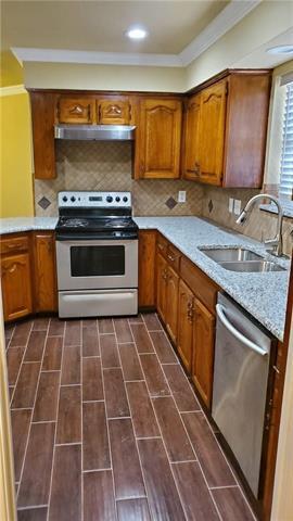 Building Photo - 2813 Green Oaks Dr