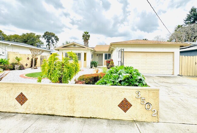 Building Photo - 3502 Tanager Cir