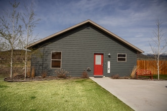 Building Photo - 141 Rachel Ave
