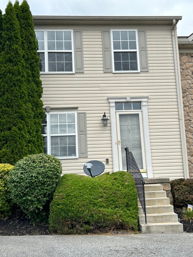 317 Royal Drive - 317 Royal Dr