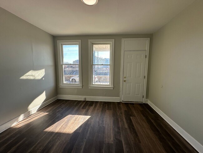 Building Photo - 137 Stevens Ave