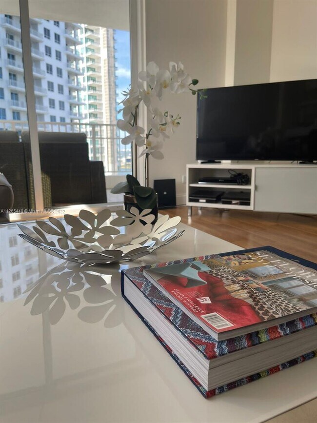 Building Photo - 701 Brickell Key Blvd