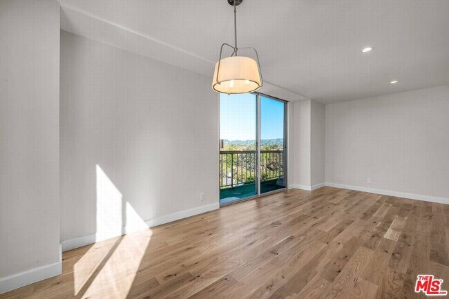 Foto del edificio - 10751 Wilshire Blvd