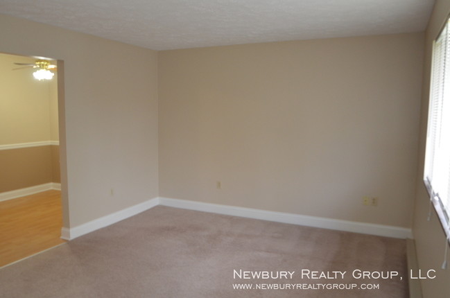 Building Photo - Clearview Meadows One-Bedroom Apartment