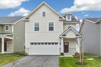 Building Photo - 226 Munsee Cir