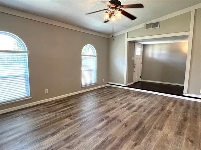 Foto del edificio - 1208 Crestwood Ct