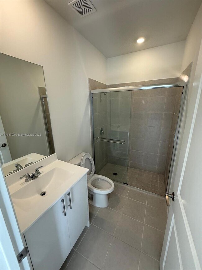 Foto del edificio - 132 NW 11th Ct