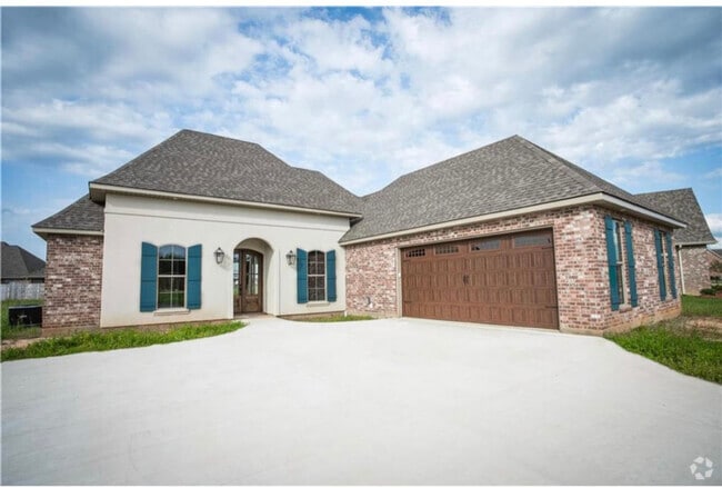 Building Photo - 5906 Settlers Dr