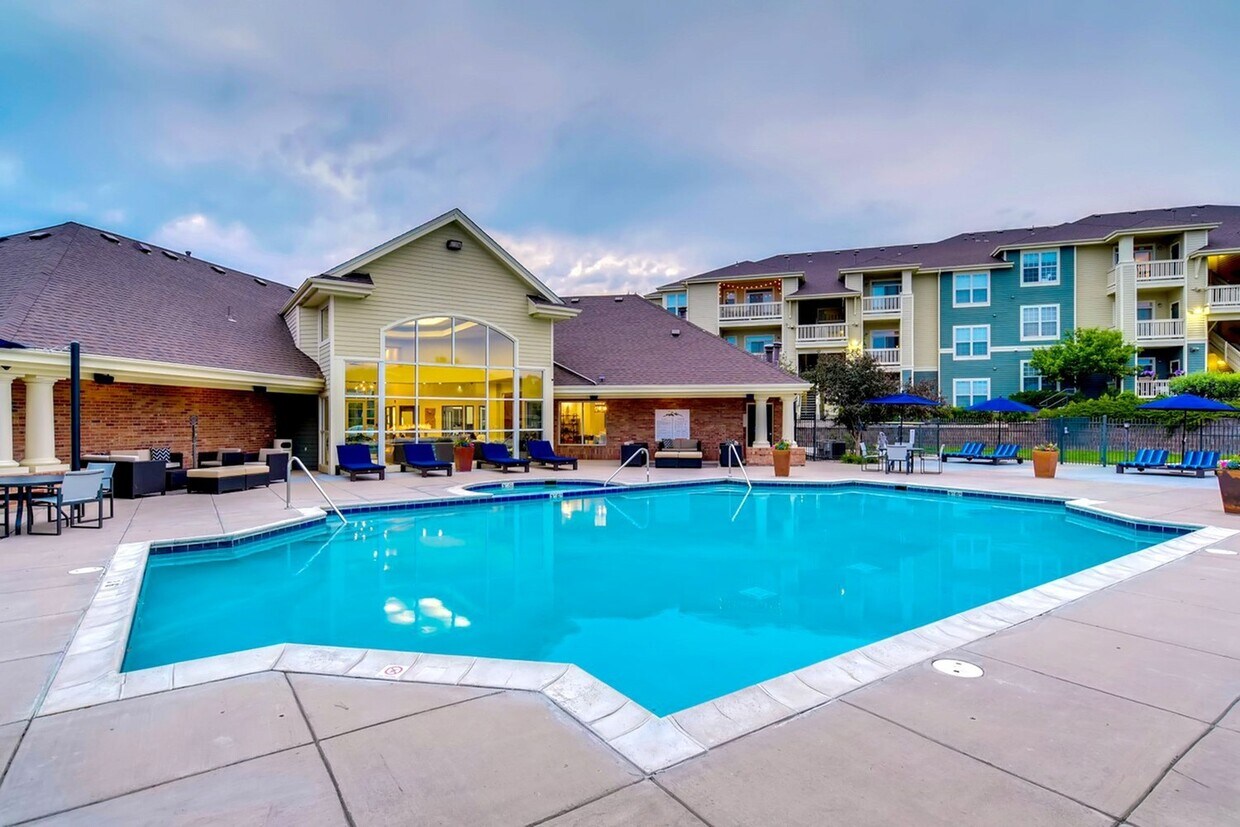 Ridgepointe at Gleneagle Apartments in Colorado Springs, CO