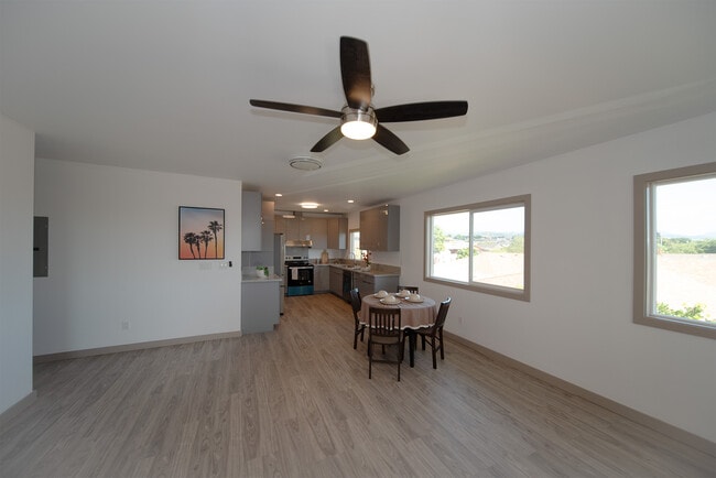 Building Photo - 1526 Hooli Cir