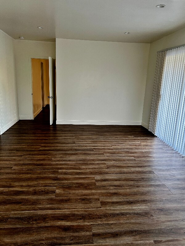 Foto del edificio - 1339 Hobart Blvd