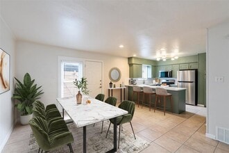 Building Photo - 5802 Belmoor Dr