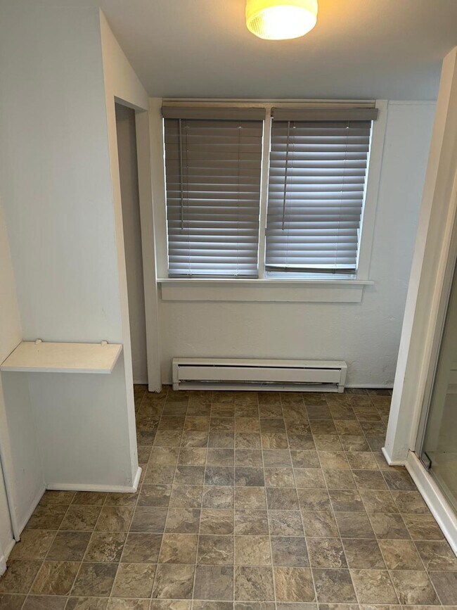 Foto del edificio - 2718 E County Line Rd