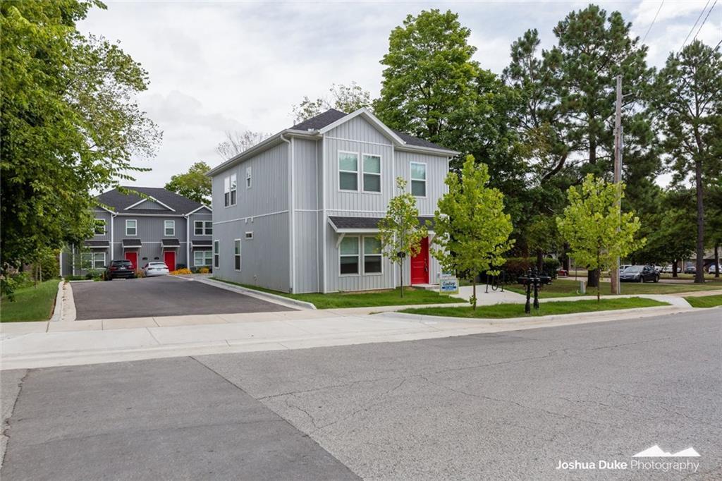 Foto principal - 716 Cleveland St