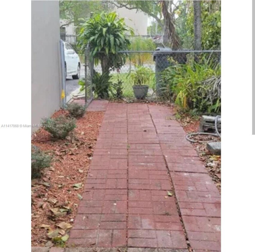 Foto del edificio - 3411 NW 72nd Way