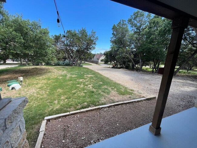 Building Photo - NEW ON MARKET