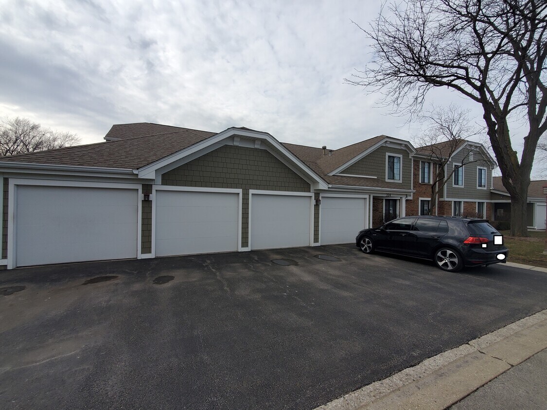 Front View - 394 Pinetree Ln