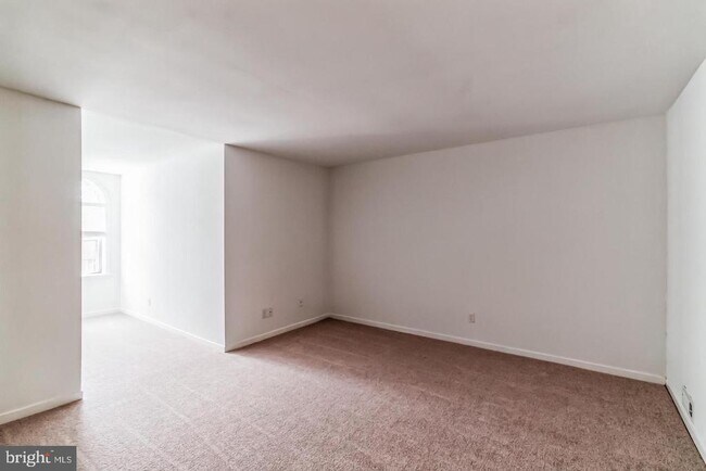Foto del edificio - 703 Cheswold Ct
