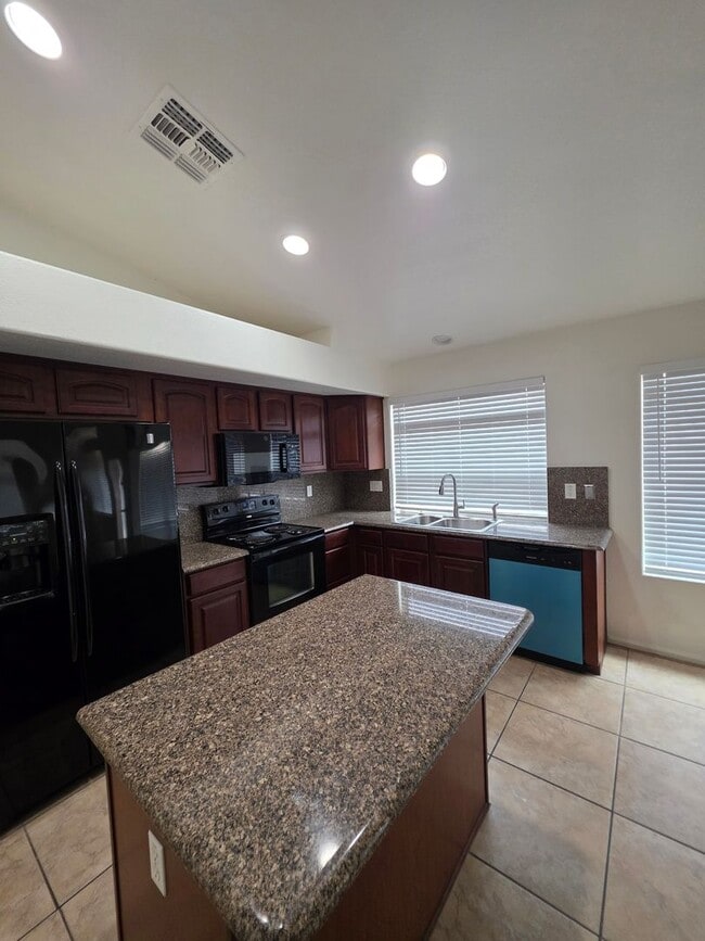 Foto del edificio - Single Story Large 4 bedroom- Maricopa