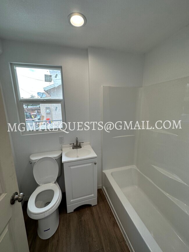Building Photo - 555 North La Cadena Drive, Unit 5