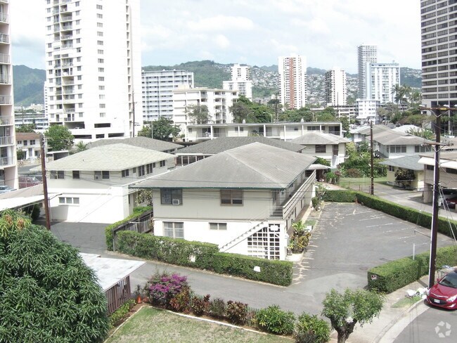 Building Photo - 562 Lauiki St