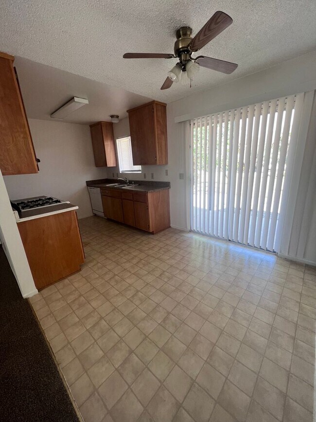 7455 Fox Trl Unit HP 7455 Fox 3, Yucca Valley, CA 92284 Room for