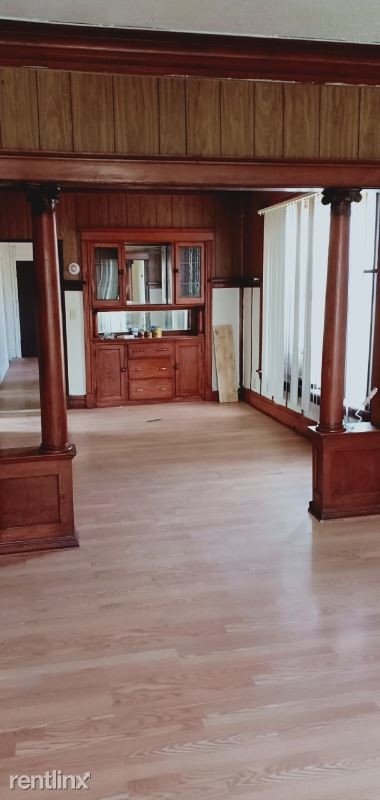 Building Photo - 3 br, 1 bath Apartment - 6144 S Laflin St