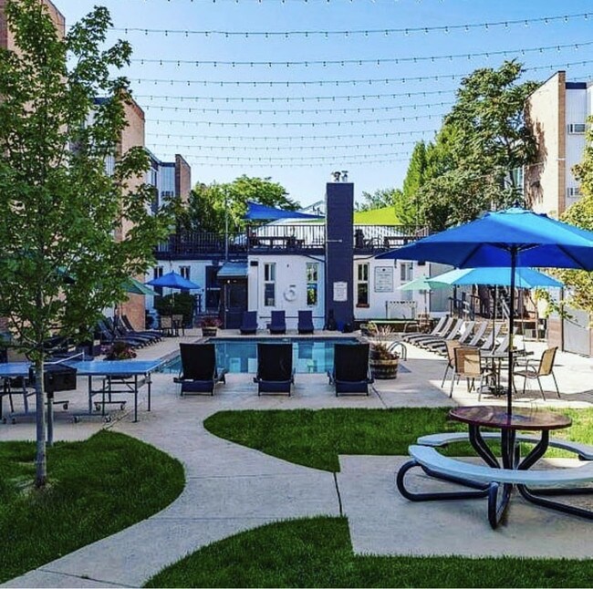 Foto del edificio - Sterling Boulder Apartments