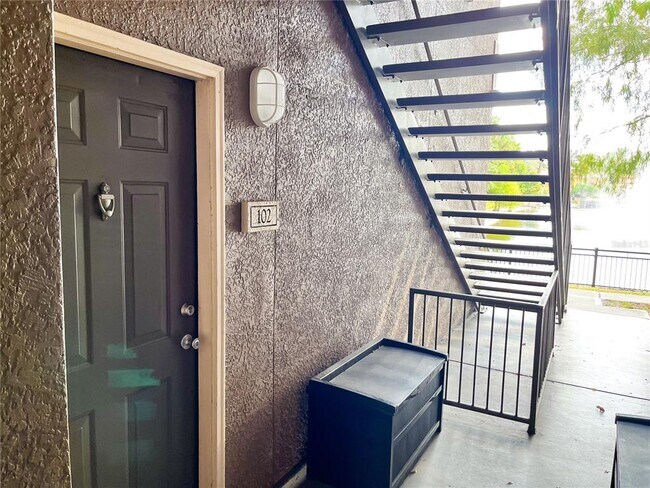 Foto del edificio - 6137 Metrowest Blvd