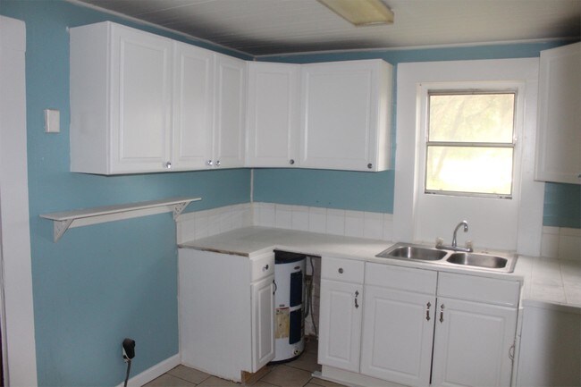 Building Photo - 143 Sportsman Club Rd