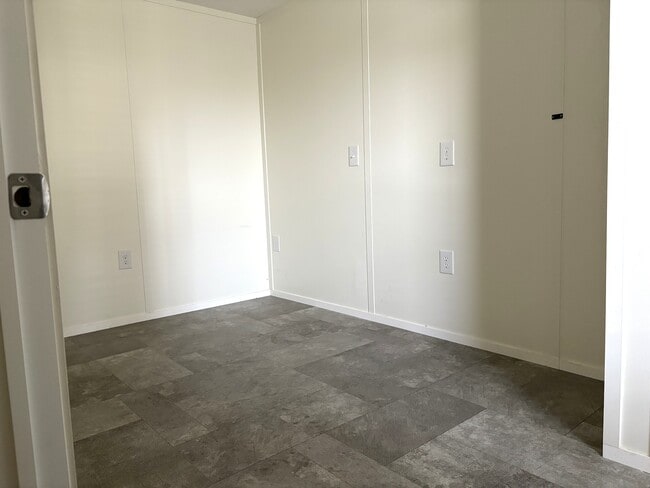 Building Photo - 903 Salters St