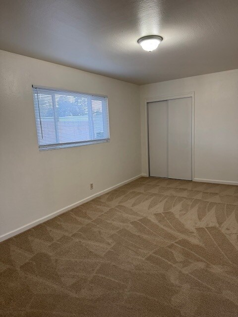 Building Photo - 324 Camille Ct