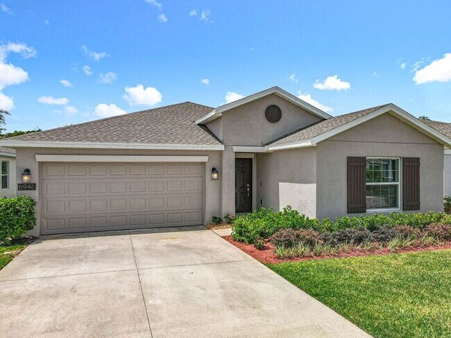 Foto del edificio - 4/2 Groveland Home with Solar Panels-MOVE IN SPECAIL: $200 OFF FIRST MONTH'S RENT
