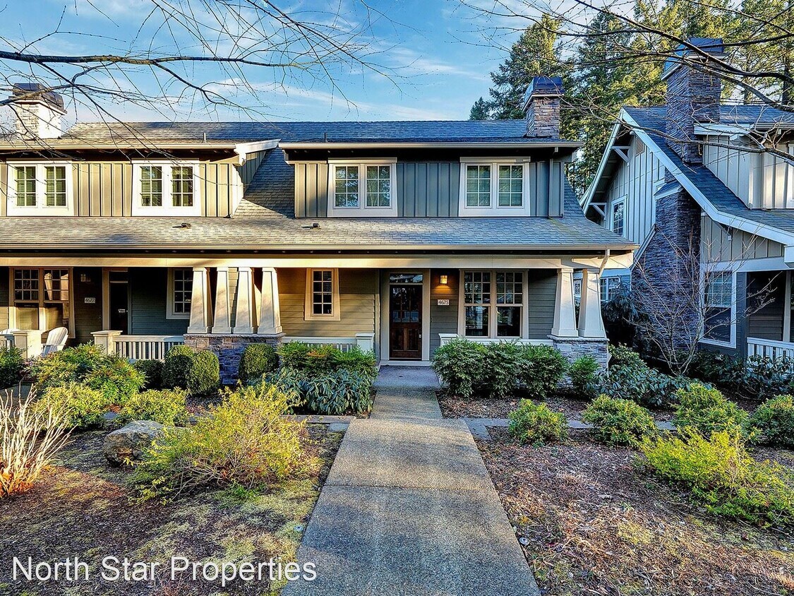 3 br, 2.5 bath House 4675 Oakridge Rd House Rental in Lake Oswego