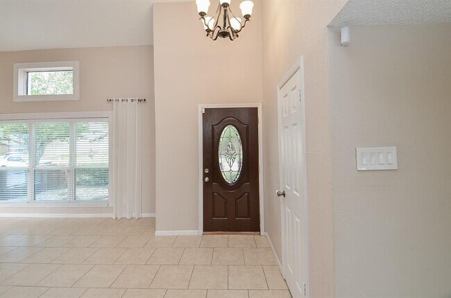 Building Photo - 21431 Park Bend Dr