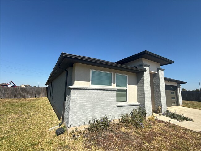 Foto del edificio - 28930 Yampa Mill Ln