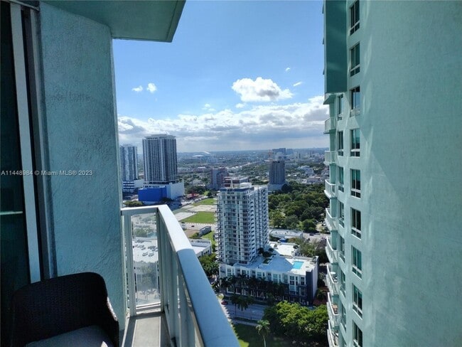 Building Photo - 1900 N Bayshore Dr