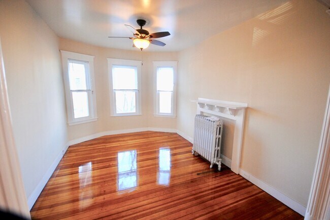 Foto del edificio - 139 E Cottage St