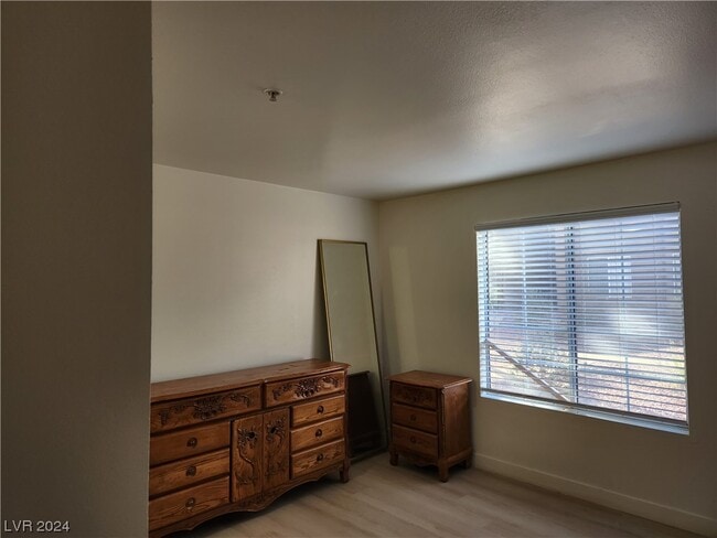 Building Photo - 2121 Sealion Dr
