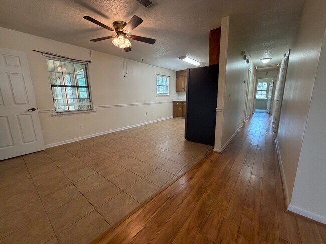 Foto del edificio - 280 Whitetail Cir