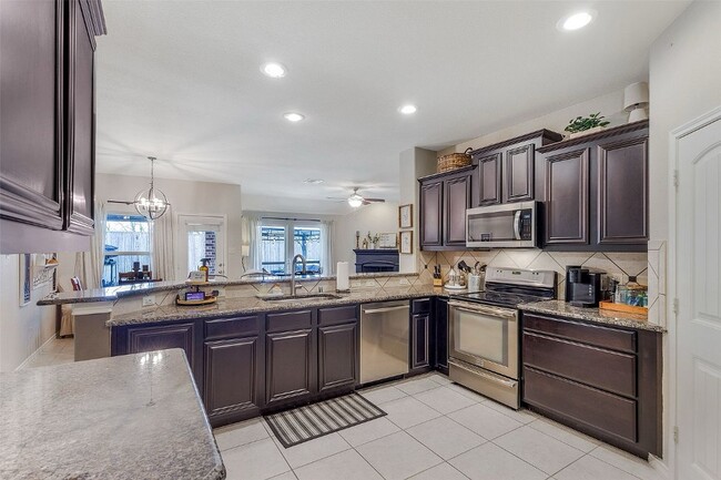 Building Photo - 714 Lone Star Court