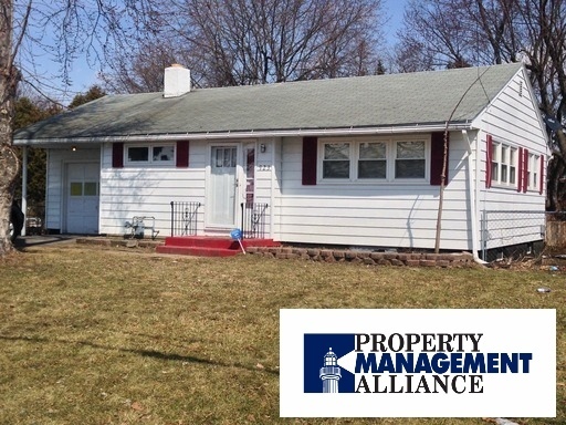 Primary Photo - Single Family For Rent - SU Area - Outer C...