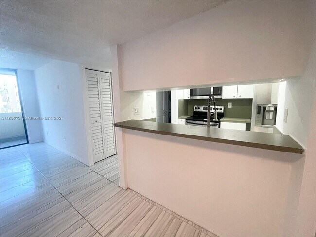 Building Photo - 8000 SW 149th Ave