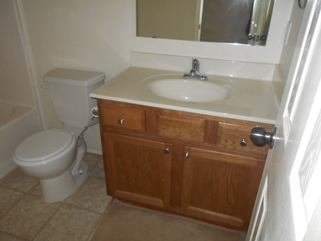 Foto del edificio - 521 N Juneau Ave