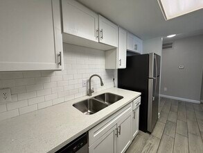 Building Photo - 600 Nottingham Oaks Trail