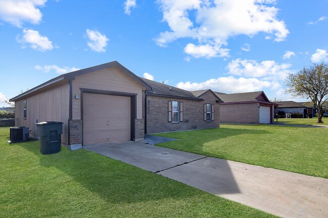 Foto del edificio - 3706 Palmtree Ln