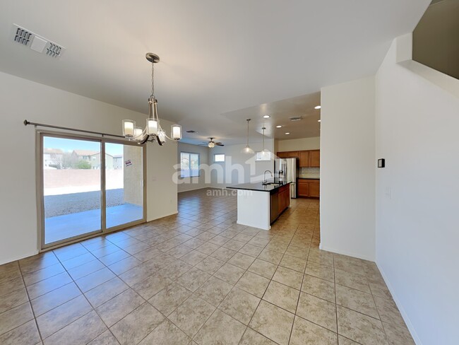 Building Photo - 683 N Nestled Hummingbird Ln E