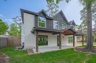 Building Photo - 3 Roserush Ct